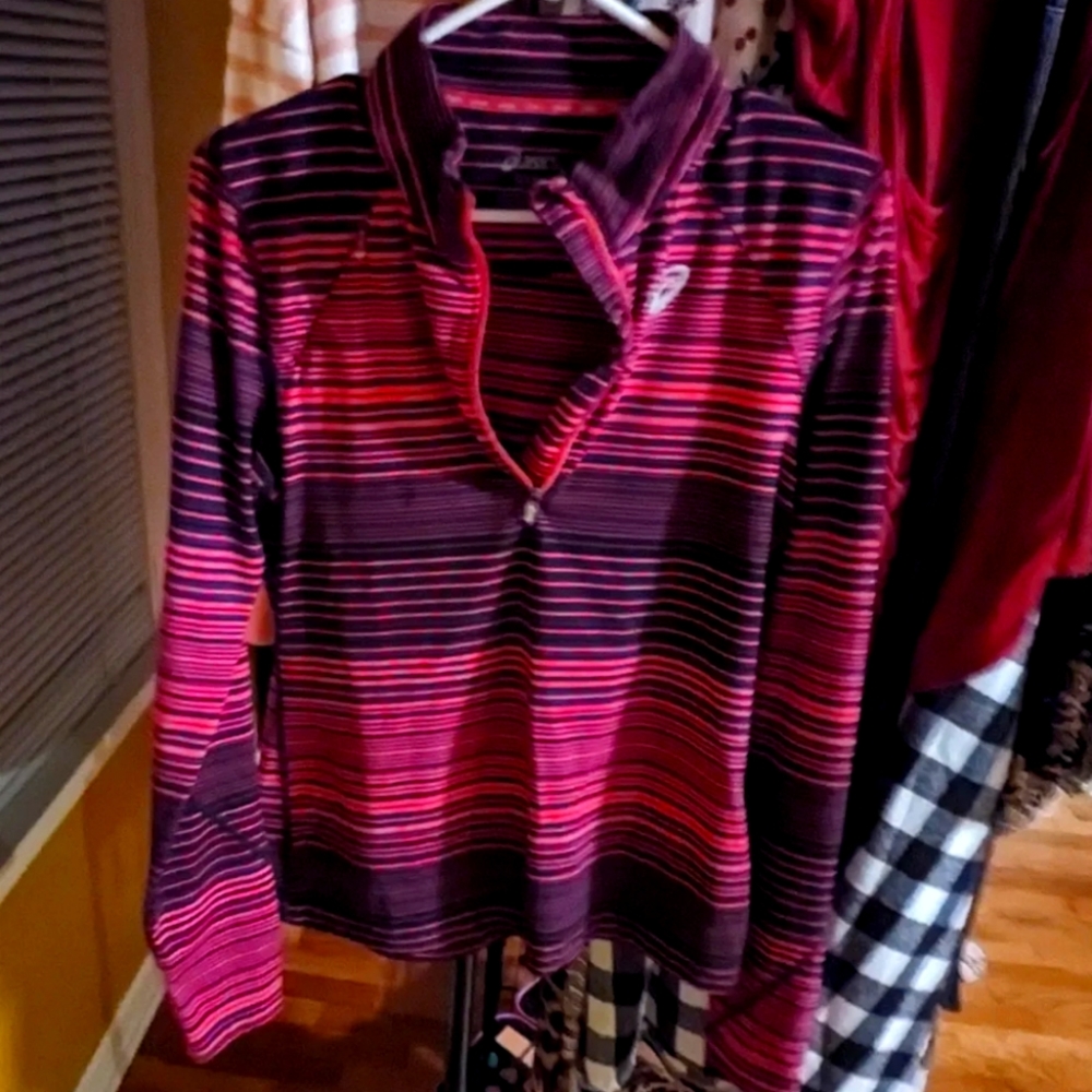Asics top